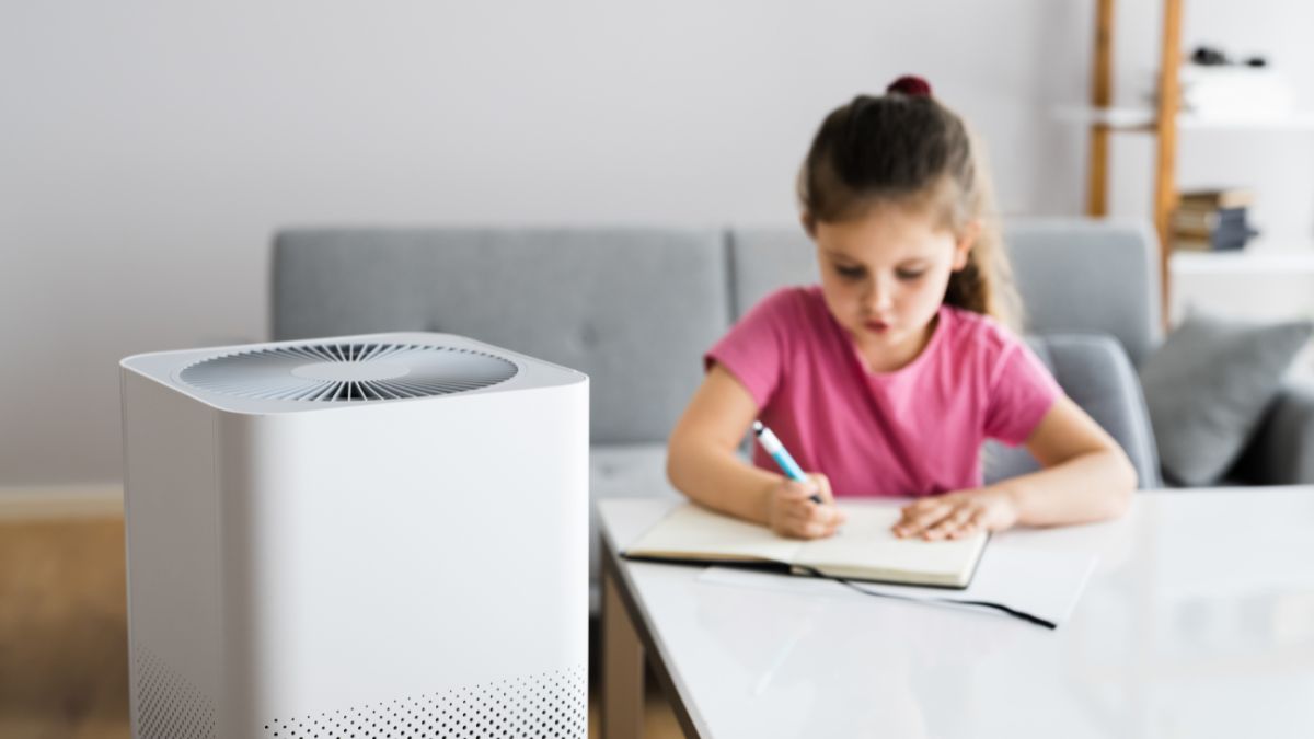 Máy lọc không khí là thiết bị giúp không gian sống của bạn trong lành hơn