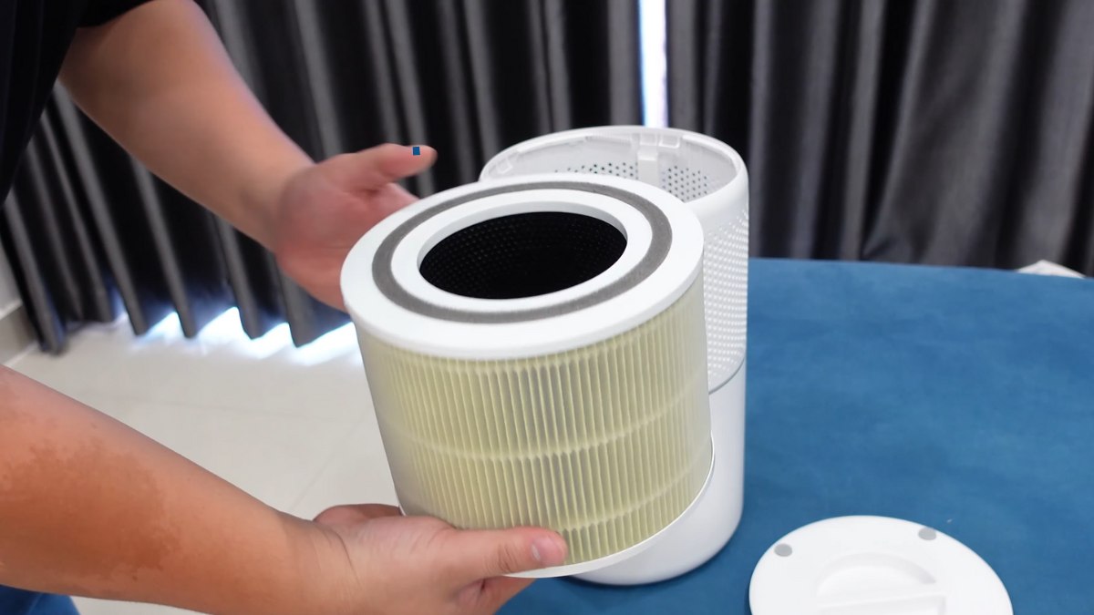 Bạn nên thay bộ lọc định kỳ mỗi 6–8 tháng hoặc khi đèn báo thay lọc sáng