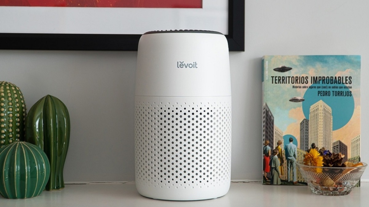 Máy lọc không khí Levoit Core 300S là công nghệ lọc ba lớp, giúp loại bỏ tối đa các tác nhân gây hại trong không khí