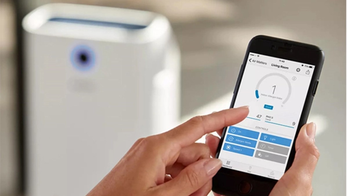 Máy lọc không khí Philips được tích hợp công nghệ lọc tiên tiến và các tính năng thông minh, bạn có thể điều khiển trực tiếp trên điện thoại