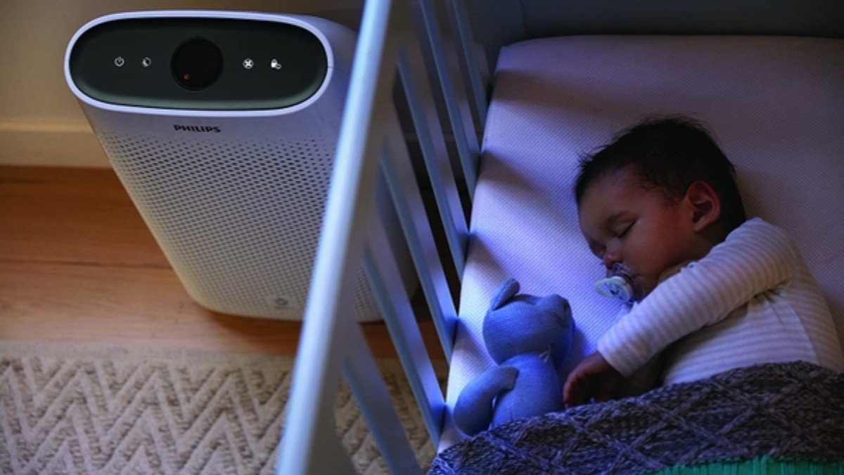 Ở chế độ Sleep, máy giảm độ sáng đèn và hoạt động êm chỉ ~33dB – phù hợp cho giấc ngủ