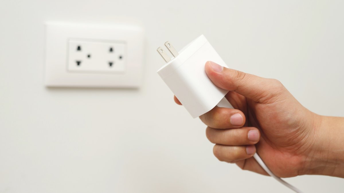 Máy lọc không khí bật lên chập chờn là dấu hiệu của cắm nhầm điện 